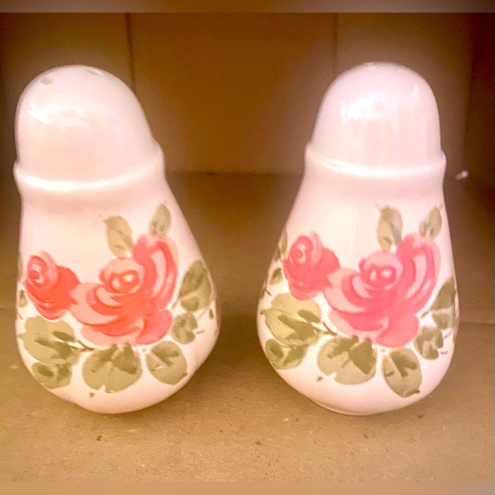 Roseland Gibson Salt & Pepper Shakers  4”